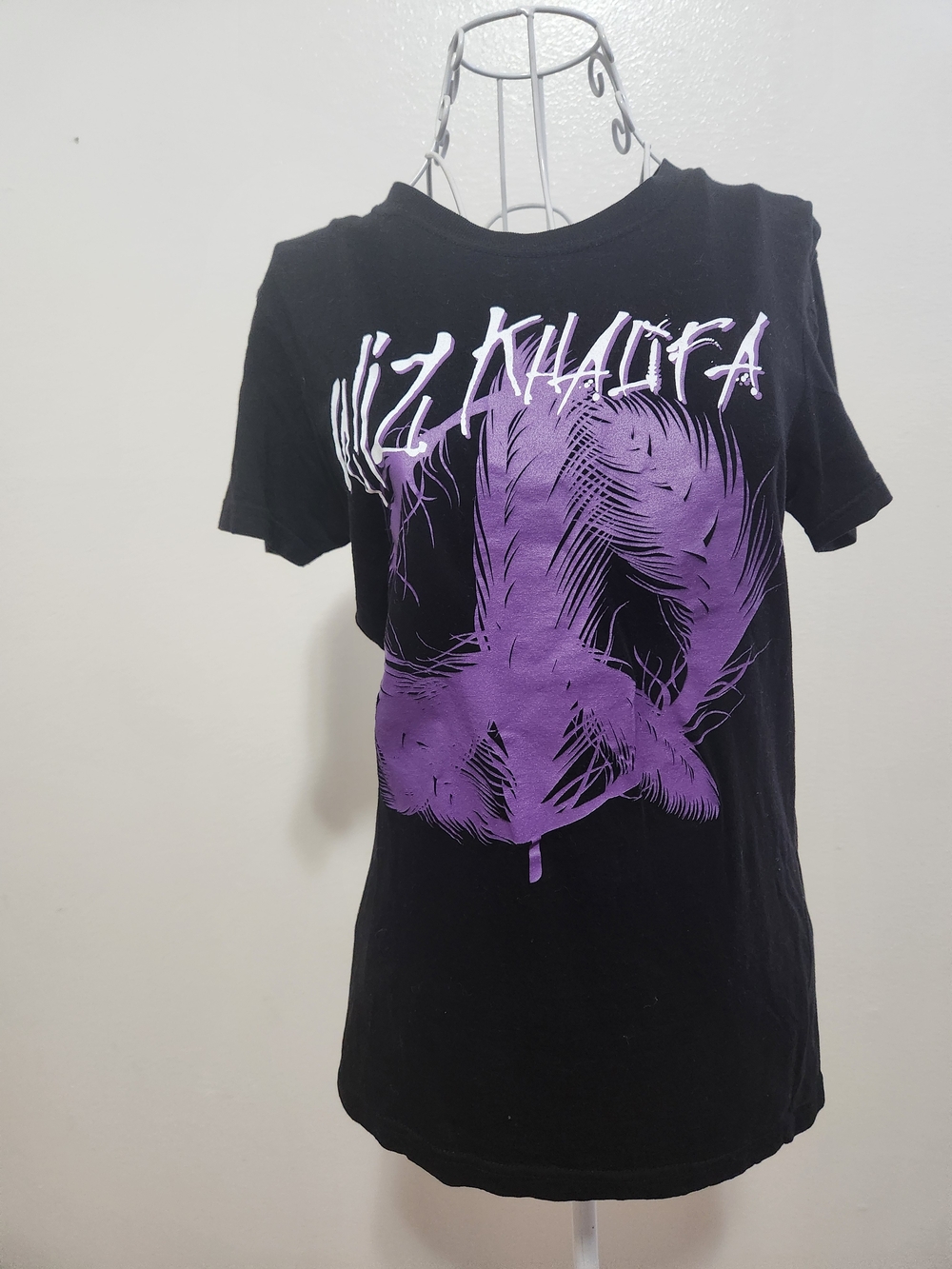 Wiz Khalifa Graphic Tee Black Purple Feather Peace Sign Band T-Shirt